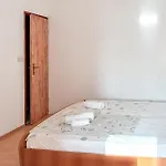 2 Bedroom Amazing In Rab Διαμέρισμα Ραμπ