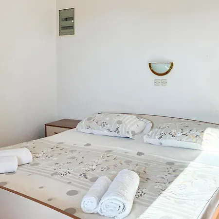 Apartament 2 Bedroom Amazing In Rab