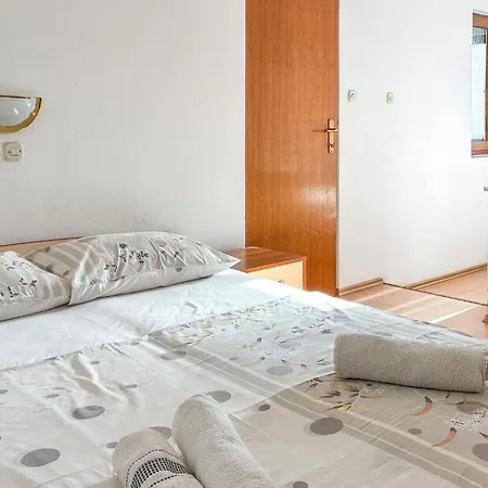 Apartament 2 Bedroom Amazing In Rab Rab Town