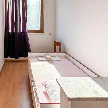 2 Bedroom Amazing In Rab * Rab Town