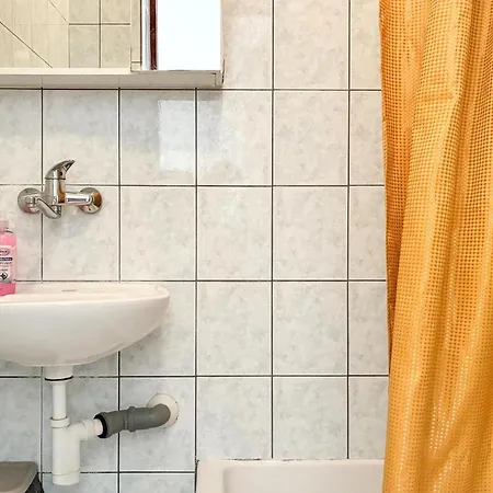 2 Bedroom Amazing In Rab * Rab Town